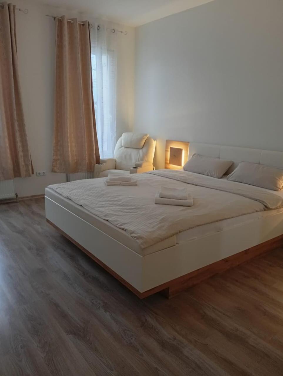 Apartments Angels O K B Altenburg Ngoại thất bức ảnh